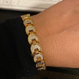 Gold tone bracelet